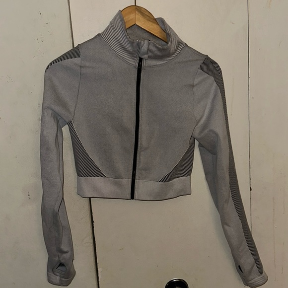 Womens Size Large Just Strong Crop Full Zip. - Picture 2 of 4